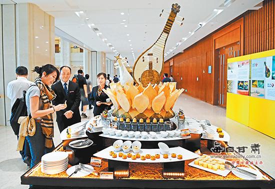 敦煌國際會展中心服務人員進行會議服務實操演練